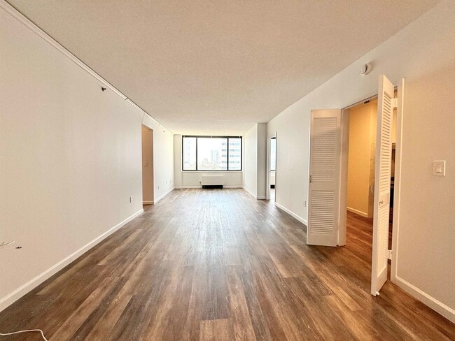 Building Photo - 45 River Dr S Unit 1906