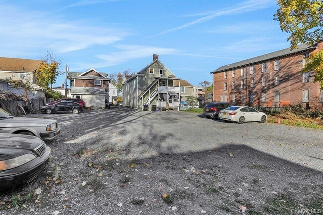 Building Photo - 144 Cannon St Unit 3