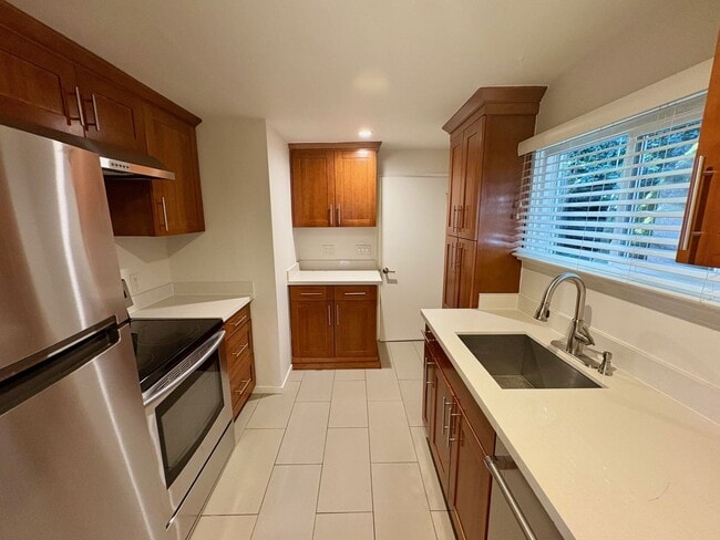 Photo - OTTERTRACK DUPLEX Unit 2606