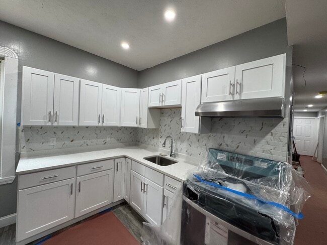 Photo - 419 Seaver St Unit 3