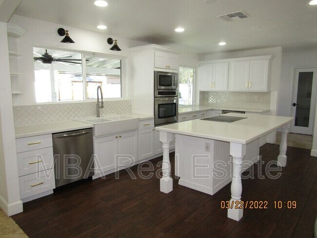 Photo - 2802 E Weldon Ave