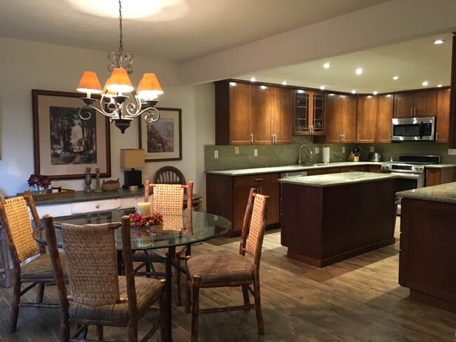 2 E Village Cir