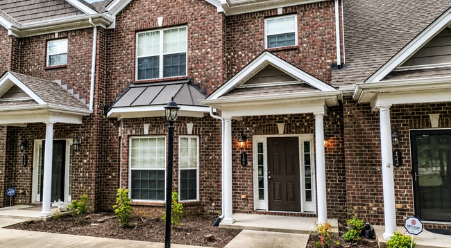 Building Photo - Spacious Townhome in Siegel School Zone – 2 Private Suites & Open Floor Plan!