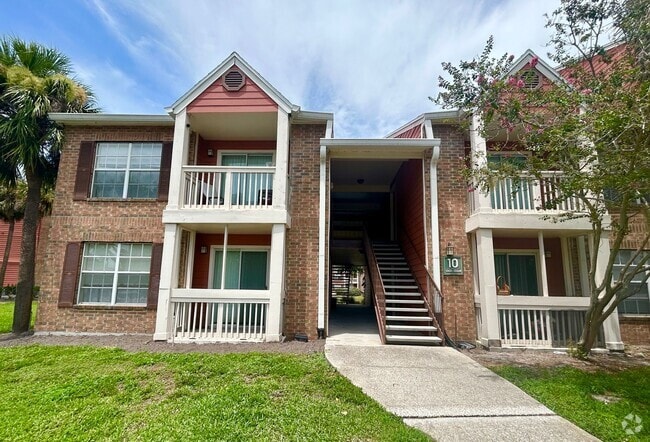 Building Photo - 1 Bed/1 Bath Apartment in Community with G...