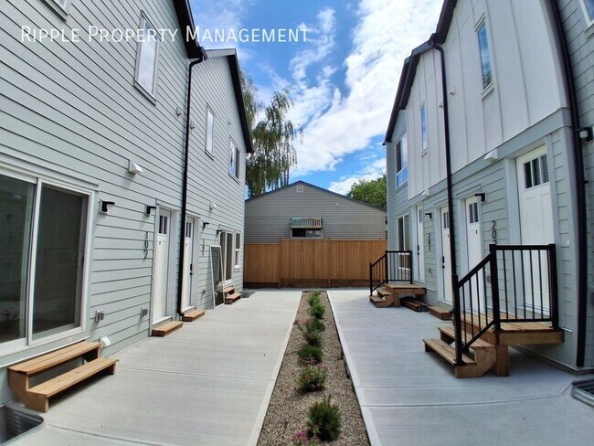 Photo - SPACIOUS 1 BEDS, 1 BATHS LOWER SUITE | PRIVATE REAR ENTRY & ABUNDANT NATURAL LIGHT