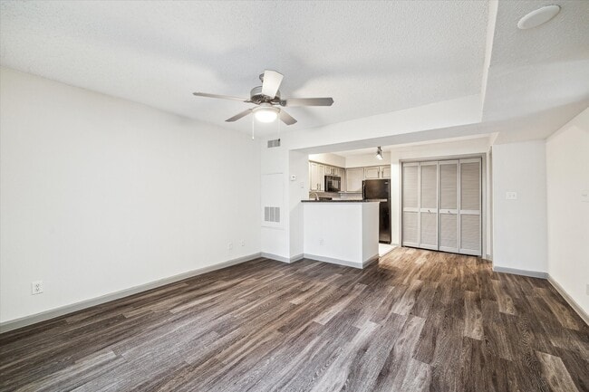 Building Photo - 1710 W T C Jester Blvd Unit 3121 Rental