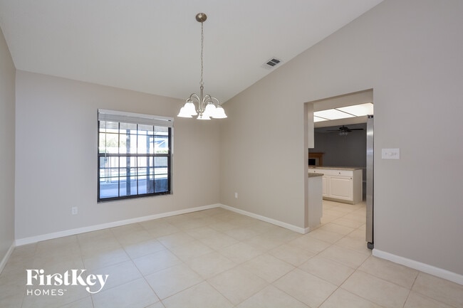 Photo - 1075 Shaffer Trail