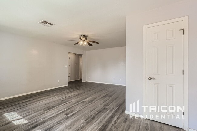 Photo - 3020 W Mariposa St