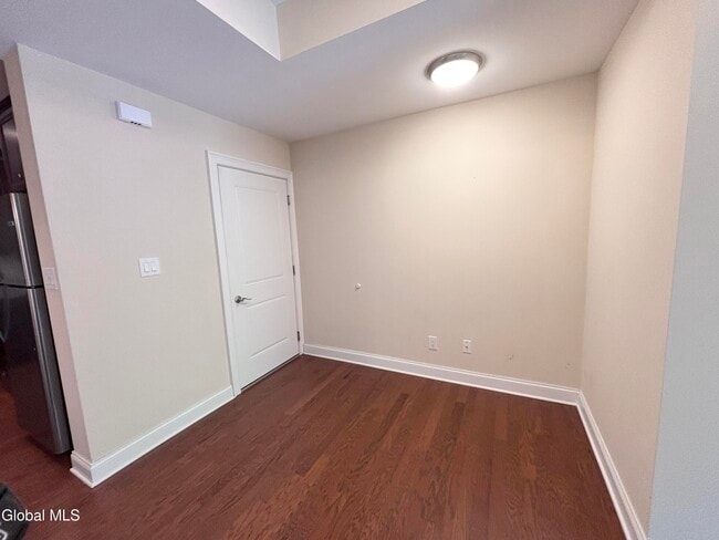 Photo - 616 Lois Ln