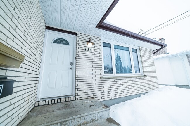 Building Photo - 435-435 Piccadilly Ave Unit 1