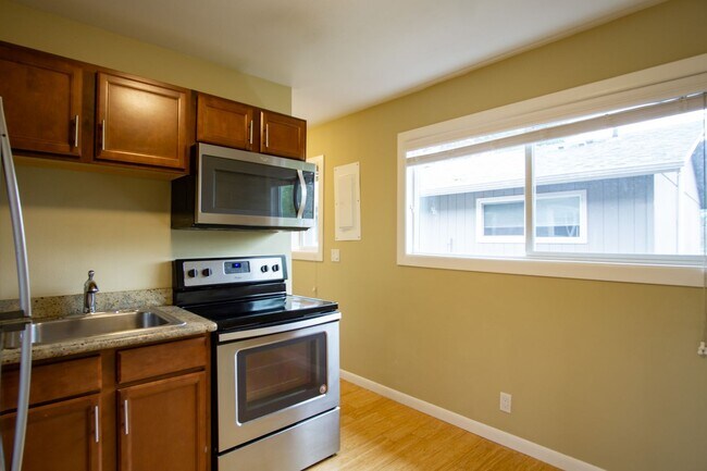 Photo - 2nd-Floor Corner 2-Bdr in St. Johns Ready Soon Unidad 7528