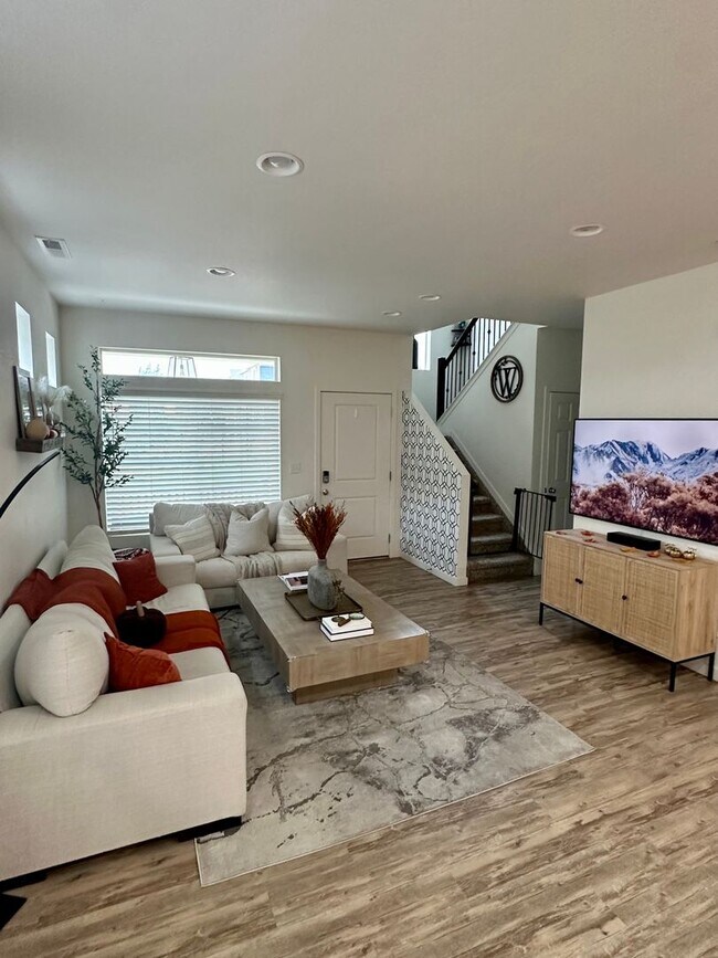 Photo - GORGEOUS HOME IN HIGHLY DESIRABLE BANNING ...