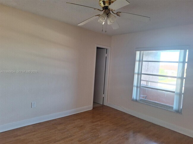 Photo - 17600 NW 68th Ave Unit B4009