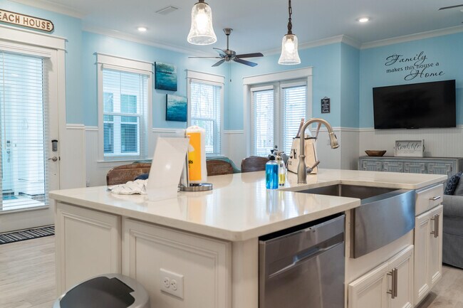 Photo - 53 E Pine Lands Lp