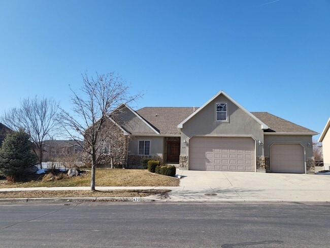 Photo - Large Pet Friendly House in the Foothills of Provo