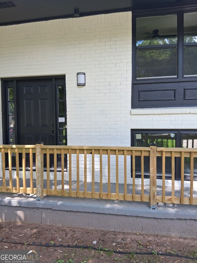 Photo - 8229 Queens Dr
