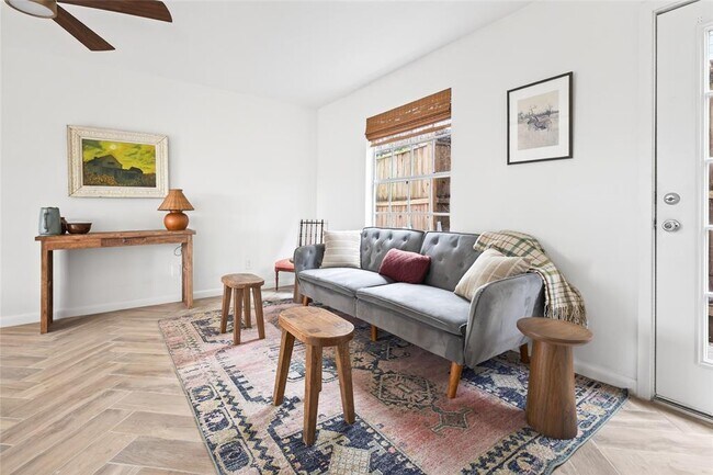 Photo - 1700 Houston St Unit 102