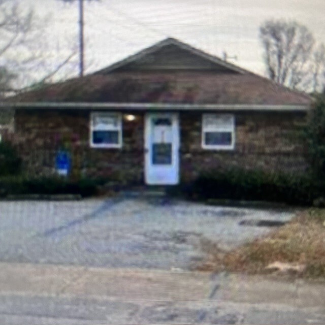 Photo - 205 W Main St