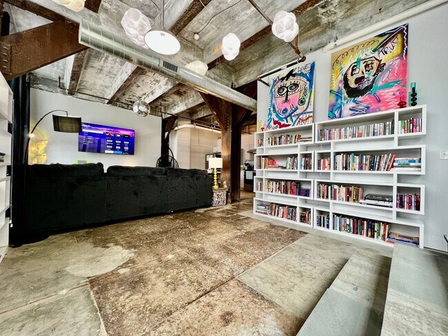 Photo - Swanky, Funky, Groovy, loft space Cincinna...
