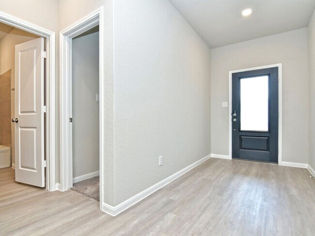 Photo - Large 3036 SF Home - 5 Bed/3 Bath + Media ...