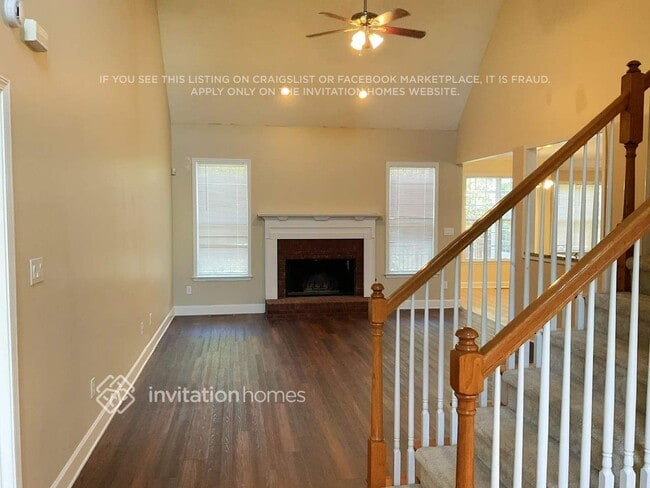 Photo - 460 Nora Dr