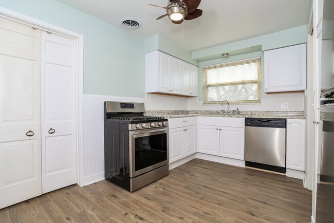 Photo - 5565 Fairwood Rd