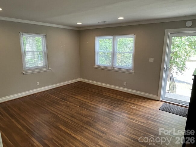 Photo - 421 W Kingston Ave