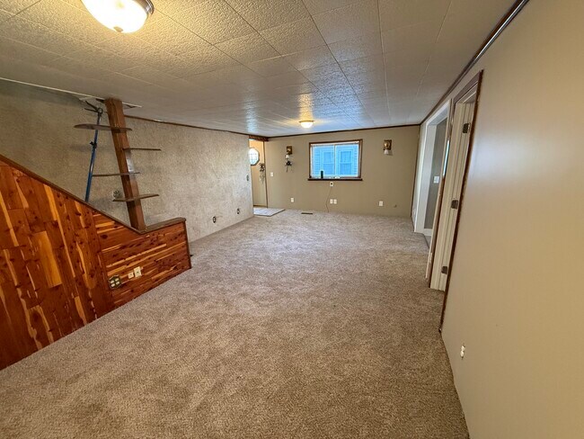 Photo - 125 S 7th St Unidad Rear