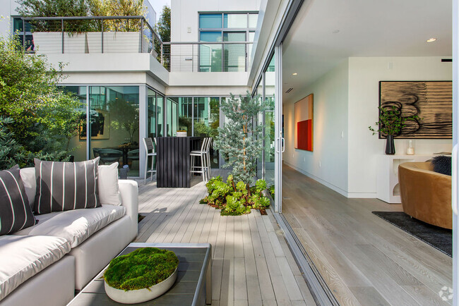 Building Photo - Gardenhouse Beverly Hills