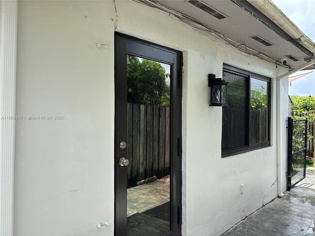 Building Photo - 7730 SW 127th Dr Unit 1