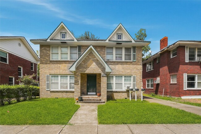 Building Photo - 4201 Woodleigh St Unit 3