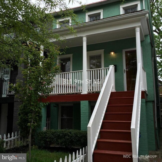 Photo - 311 9th St NE