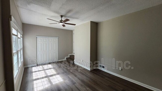 Photo - 1007 Strawberry Ln