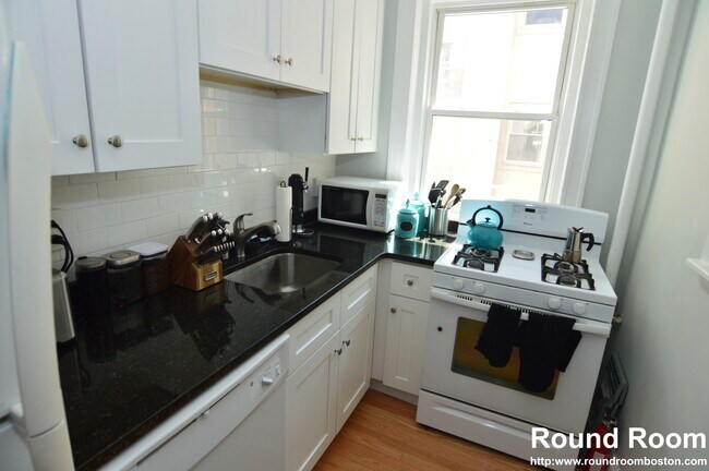 Photo - 229 Kelton St Unit 229 Kelton St #8