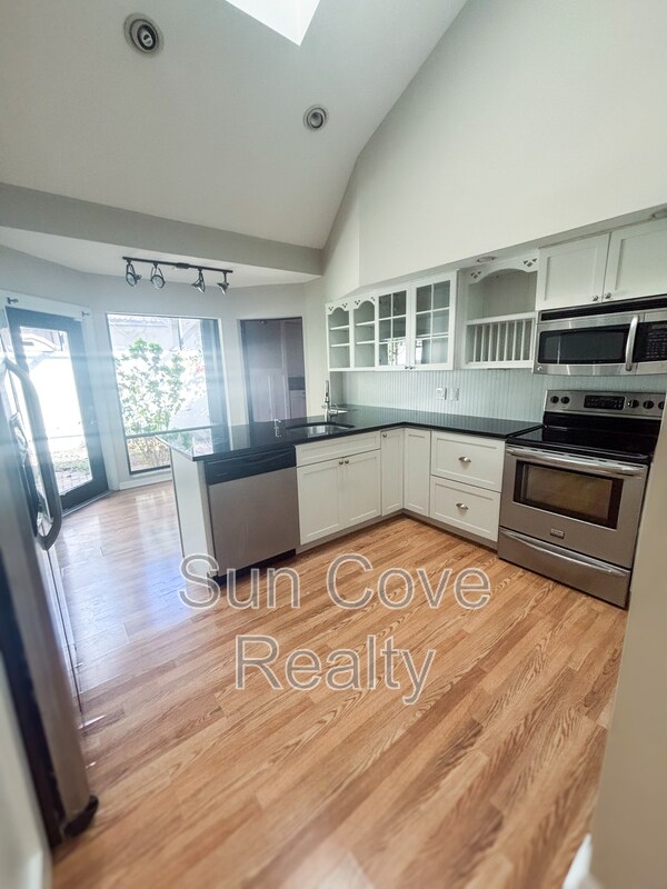 Photo - 4494 Ascot Cir N