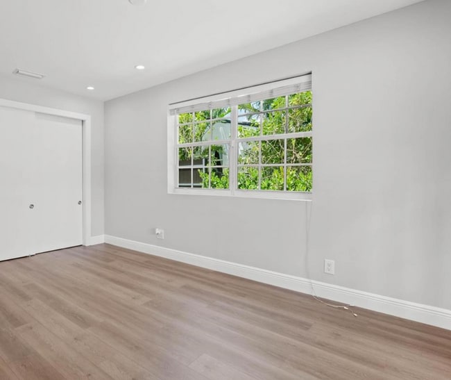Photo - 11222 NE 9th Ave