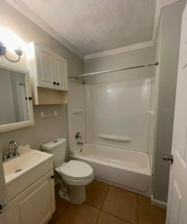 Photo - 2052 N Robison Rd