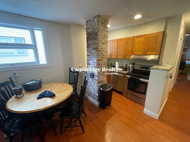 Building Photo - 307 Cardinal Medeiros Ave Unit 1 Rental