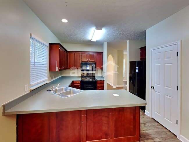 Photo - 102 Fairgrove Cir