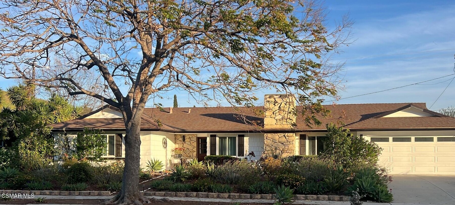 Photo - 1572 Dover Ave