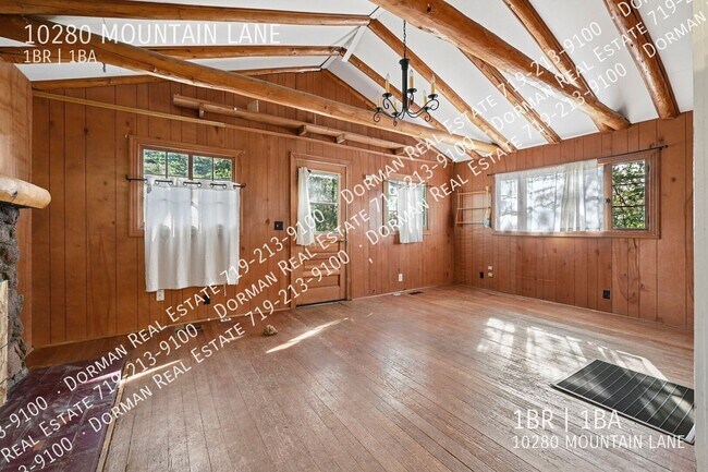 10280 Mountain Ln