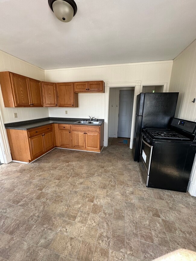 Building Photo - 2 N Winooski Ave Unit 3FS