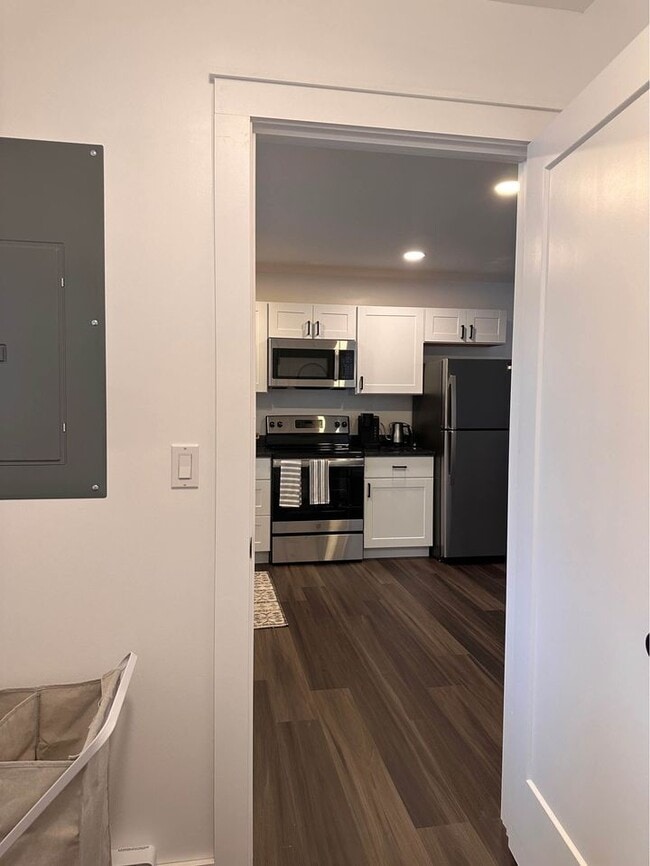 Building Photo - 114 Lebanon Rd Unit 14