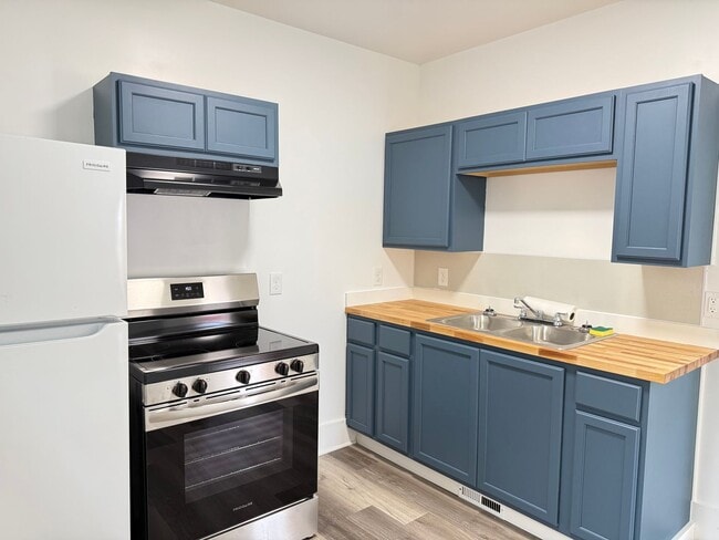 Photo - 1701 E Ganson St Unit Ganson - 1701 (Lower)