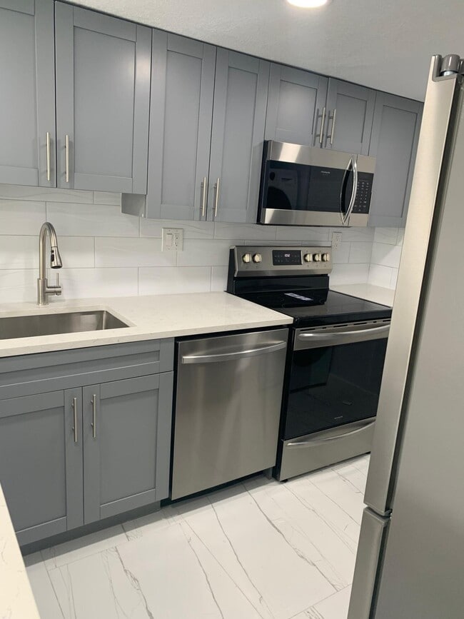 Photo - 2786 Tennis Club Dr Unit 301