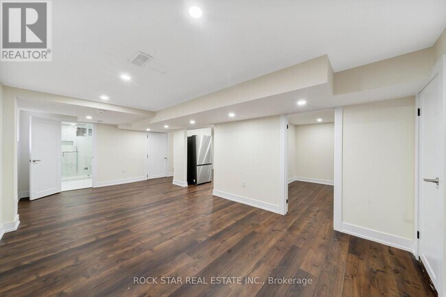 Photo - 78 Leaside Dr