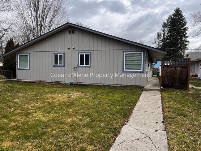 Building Photo - 1120 N 6th St