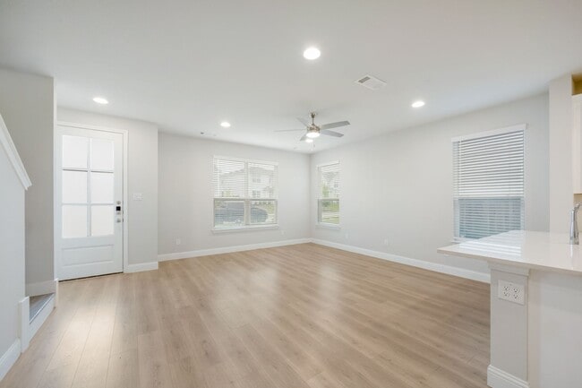 Photo - Modern 3 Bedroom, 2.5 Bath Townhome in a Gated Community for Lease!