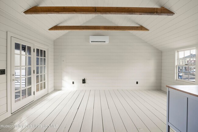 Photo - 620 Warren St