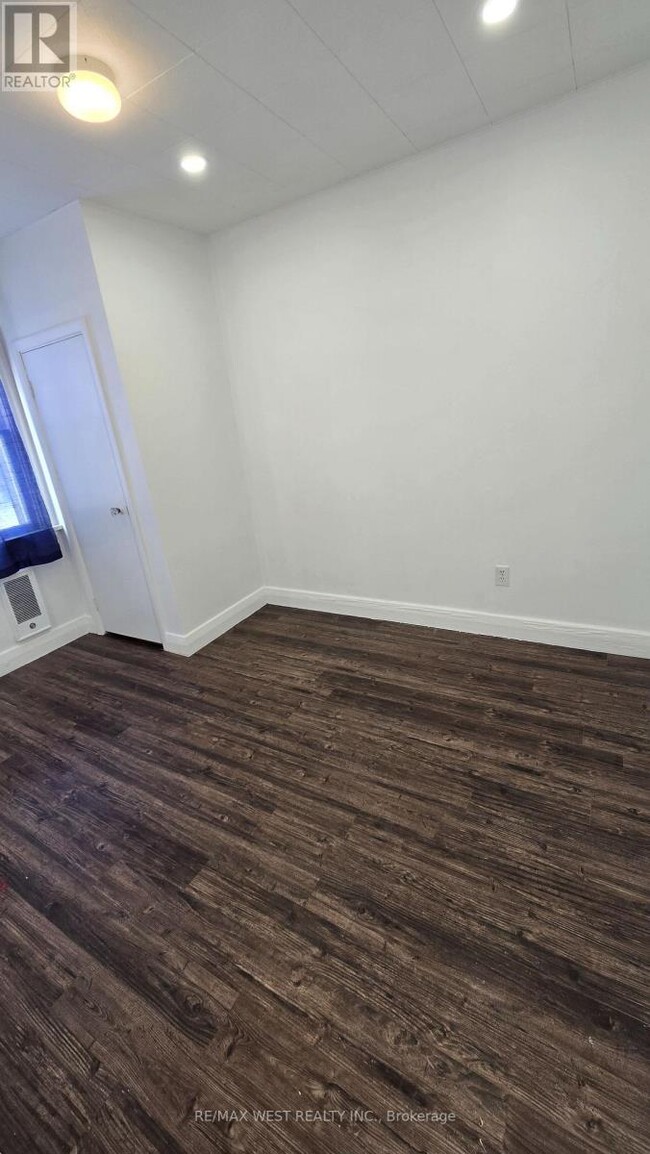 Photo - 328 Little Ave